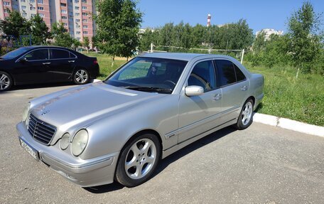 Mercedes-Benz E-Класс, 2000 год, 530 000 рублей, 2 фотография