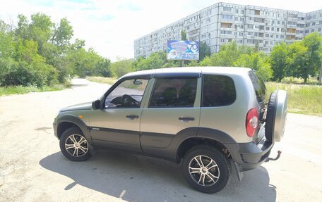 Chevrolet Niva I рестайлинг, 2010 год, 549 000 рублей, 3 фотография