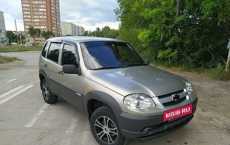 Chevrolet Niva I рестайлинг, 2010 год, 549 000 рублей, 2 фотография