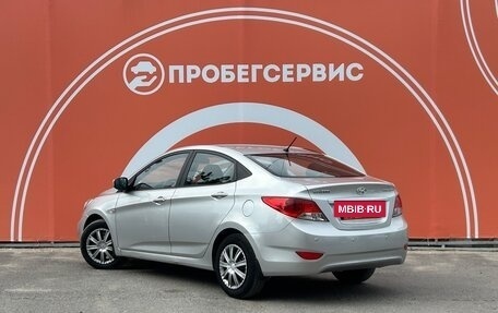 Hyundai Solaris II рестайлинг, 2011 год, 770 000 рублей, 7 фотография
