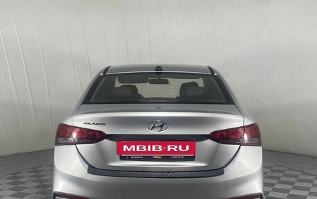Hyundai Solaris II рестайлинг, 2017 год, 1 000 000 рублей, 6 фотография