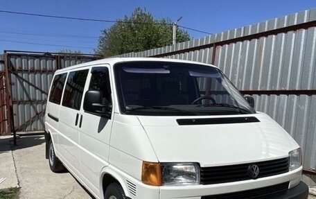 Volkswagen Caravelle T4, 1998 год, 2 500 000 рублей, 3 фотография