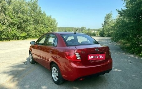 KIA Rio II, 2011 год, 970 000 рублей, 3 фотография