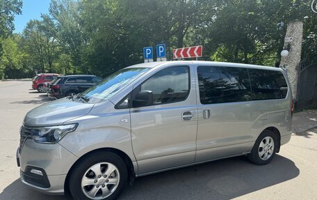 Hyundai Grand Starex Grand Starex I рестайлинг 2, 2019 год, 3 799 999 рублей, 14 фотография