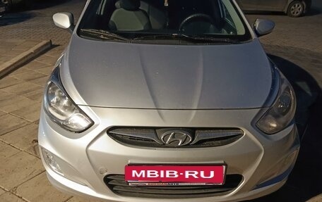 Hyundai Solaris II рестайлинг, 2014 год, 950 000 рублей, 1 фотография