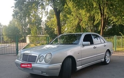 Mercedes-Benz E-Класс, 1997 год, 700 000 рублей, 1 фотография