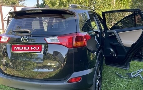 Toyota RAV4, 2015 год, 2 320 000 рублей, 2 фотография