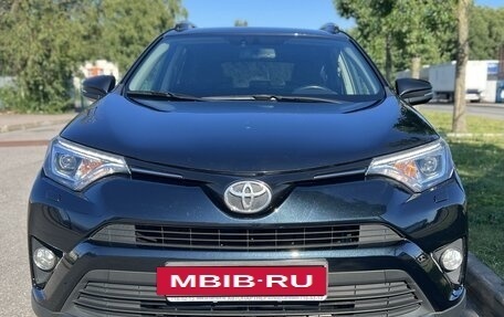 Toyota RAV4, 2018 год, 2 800 000 рублей, 4 фотография