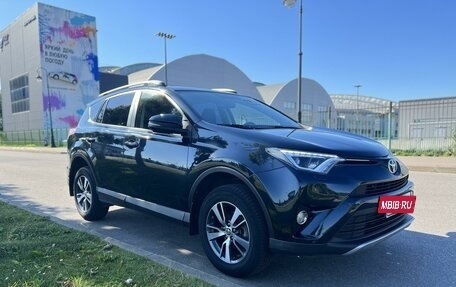 Toyota RAV4, 2018 год, 2 800 000 рублей, 6 фотография