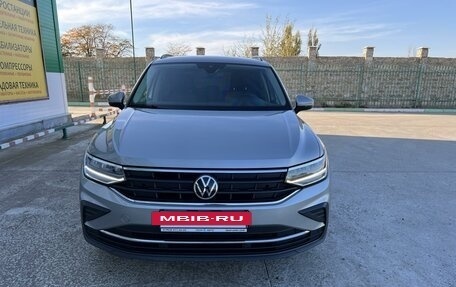 Volkswagen Tiguan II, 2020 год, 3 750 000 рублей, 4 фотография