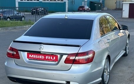 Mercedes-Benz E-Класс, 2011 год, 990 000 рублей, 5 фотография