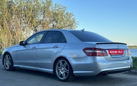 Mercedes-Benz E-Класс, 2011 год, 990 000 рублей, 6 фотография