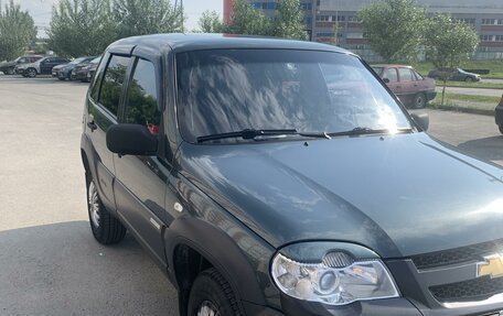 Chevrolet Niva I рестайлинг, 2011 год, 630 000 рублей, 3 фотография