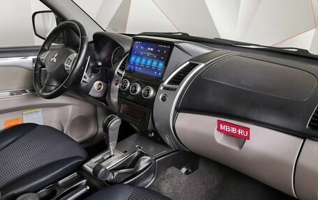 Mitsubishi Pajero Sport II рестайлинг, 2013 год, 1 978 000 рублей, 9 фотография