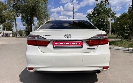 Toyota Camry, 2017 год, 2 585 000 рублей, 8 фотография