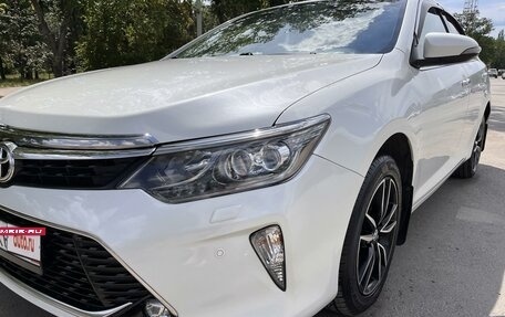 Toyota Camry, 2017 год, 2 585 000 рублей, 3 фотография