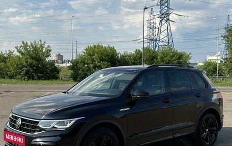 Volkswagen Tiguan II, 2021 год, 4 500 000 рублей, 2 фотография