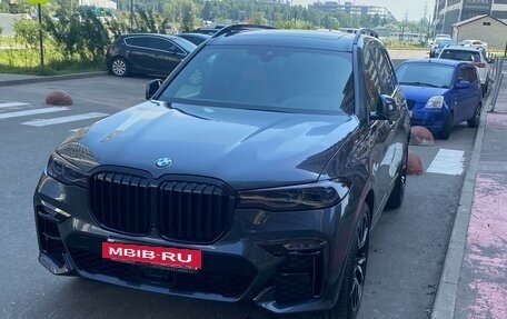 BMW X7, 2021 год, 10 999 999 рублей, 3 фотография