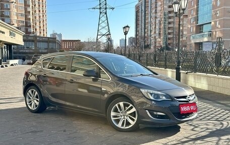 Opel Astra J, 2014 год, 1 070 000 рублей, 3 фотография