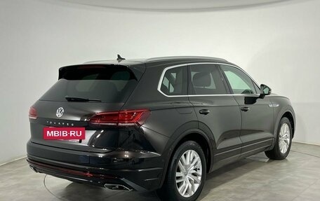 Volkswagen Touareg III, 2018 год, 5 999 000 рублей, 4 фотография