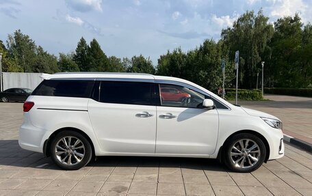 KIA Carnival III, 2019 год, 2 фотография