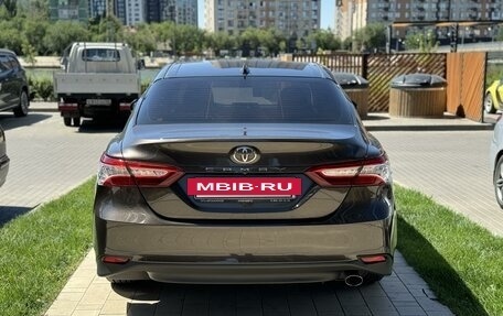 Toyota Camry, 2019 год, 3 150 000 рублей, 5 фотография