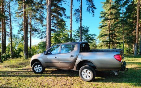 Mitsubishi L200 IV рестайлинг, 2013 год, 1 650 000 рублей, 4 фотография