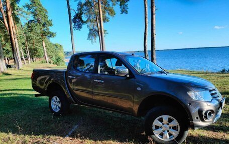 Mitsubishi L200 IV рестайлинг, 2013 год, 1 650 000 рублей, 2 фотография