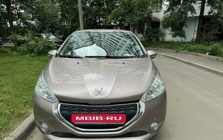 Peugeot 208 II, 2014 год, 820 000 рублей, 2 фотография