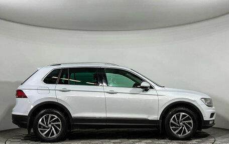 Volkswagen Tiguan II, 2018 год, 1 890 000 рублей, 4 фотография