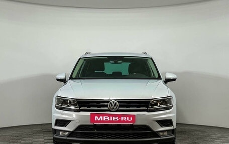 Volkswagen Tiguan II, 2018 год, 1 890 000 рублей, 2 фотография