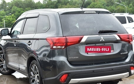 Mitsubishi Outlander III рестайлинг 3, 2016 год, 1 679 000 рублей, 4 фотография