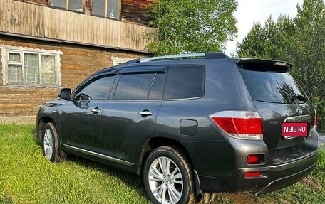 Toyota Highlander III, 2011 год, 2 610 000 рублей, 6 фотография