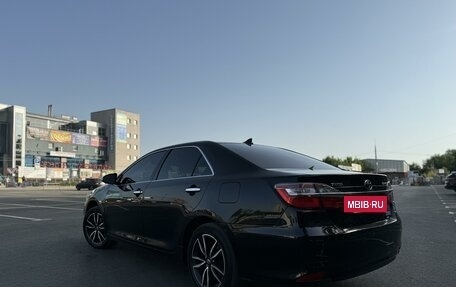 Toyota Camry, 2017 год, 2 450 000 рублей, 6 фотография