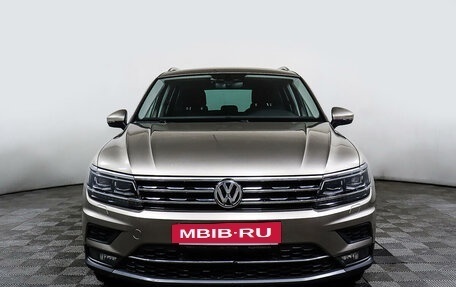 Volkswagen Tiguan II, 2017 год, 2 730 000 рублей, 2 фотография