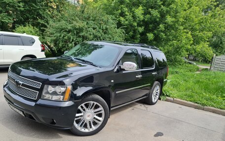 Chevrolet Tahoe III, 2012 год, 1 990 000 рублей, 1 фотография