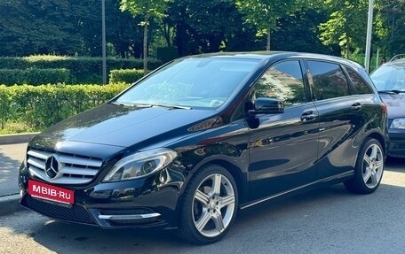 Mercedes-Benz B-Класс, 2013 год, 1 590 000 рублей, 2 фотография