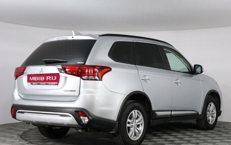 Mitsubishi Outlander III рестайлинг 3, 2022 год, 2 990 000 рублей, 5 фотография