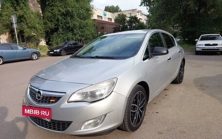 Opel Astra J, 2011 год, 800 000 рублей, 2 фотография