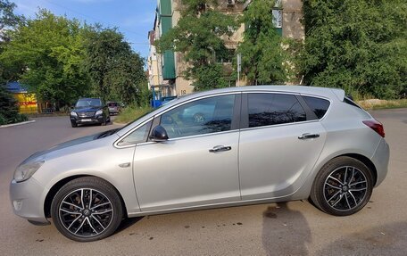 Opel Astra J, 2011 год, 800 000 рублей, 9 фотография