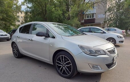 Opel Astra J, 2011 год, 800 000 рублей, 4 фотография