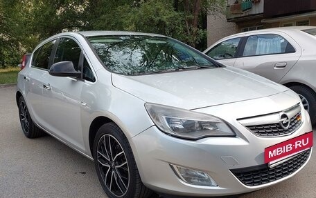 Opel Astra J, 2011 год, 800 000 рублей, 5 фотография