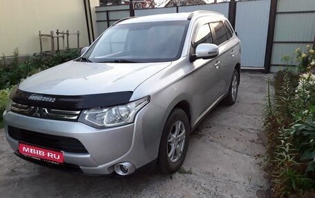 Mitsubishi Outlander III рестайлинг 3, 2013 год, 1 730 000 рублей, 1 фотография