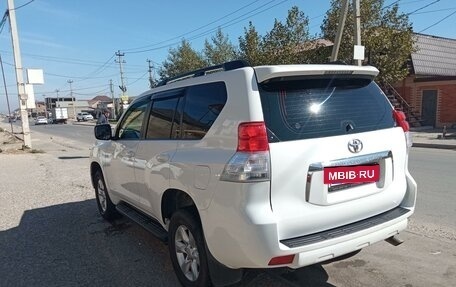 Toyota Land Cruiser Prado 150 рестайлинг 2, 2011 год, 2 800 000 рублей, 3 фотография