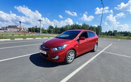 Hyundai Solaris II рестайлинг, 2011 год, 830 000 рублей, 2 фотография