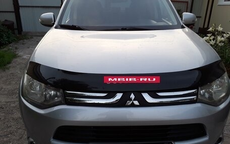 Mitsubishi Outlander III рестайлинг 3, 2013 год, 1 730 000 рублей, 3 фотография