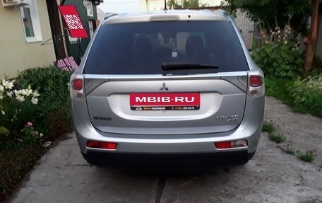 Mitsubishi Outlander III рестайлинг 3, 2013 год, 1 730 000 рублей, 5 фотография