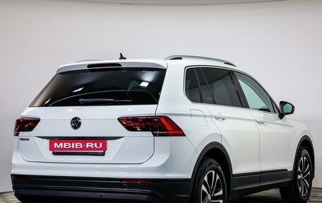 Volkswagen Tiguan II, 2019 год, 2 689 000 рублей, 5 фотография