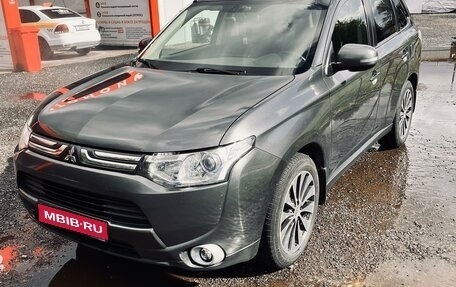 Mitsubishi Outlander III рестайлинг 3, 2013 год, 2 100 000 рублей, 1 фотография