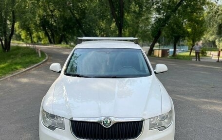 Skoda Superb III рестайлинг, 2013 год, 1 200 000 рублей, 2 фотография